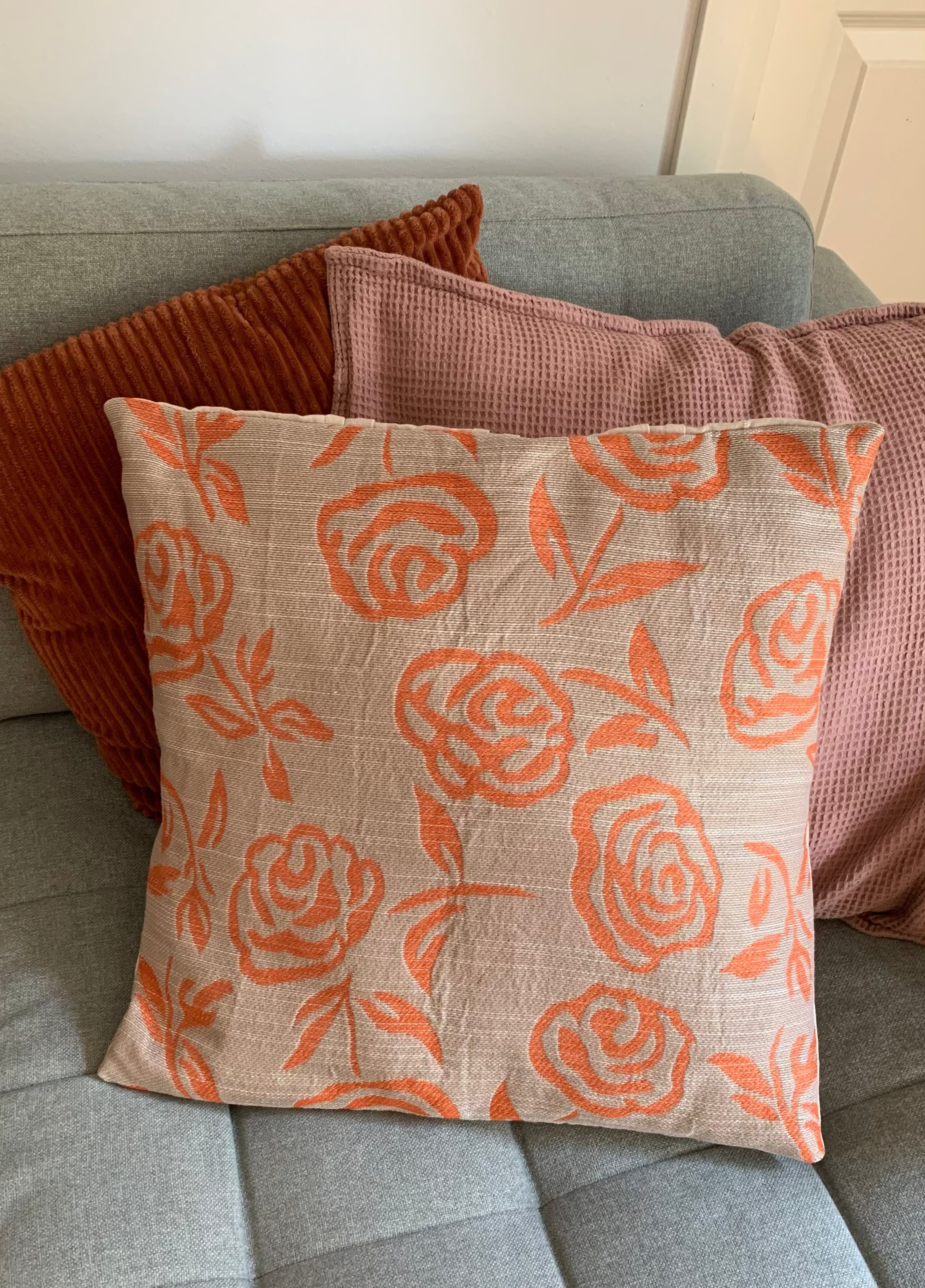 Ruusu koristetyynynpäällinen