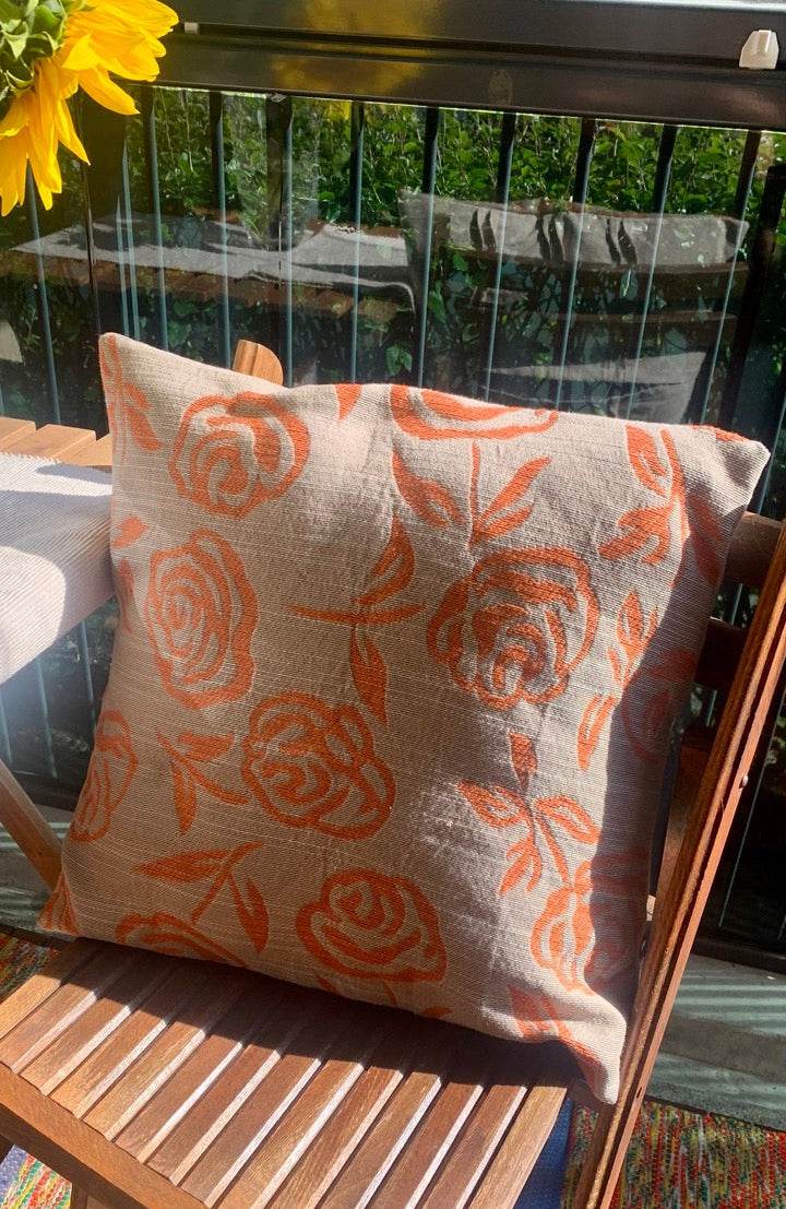 Ruusu koristetyynynpäällinen